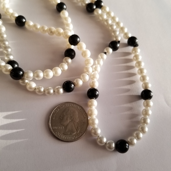 Vintage necklace black and white faux pearl necklace pearlcore - Picture 4 of 12